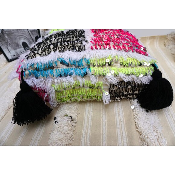Handmade Moroccan Wedding Blanket Pouf: Berber Tassel Floor Pillow 03YL0495 - Picture 6 of 10